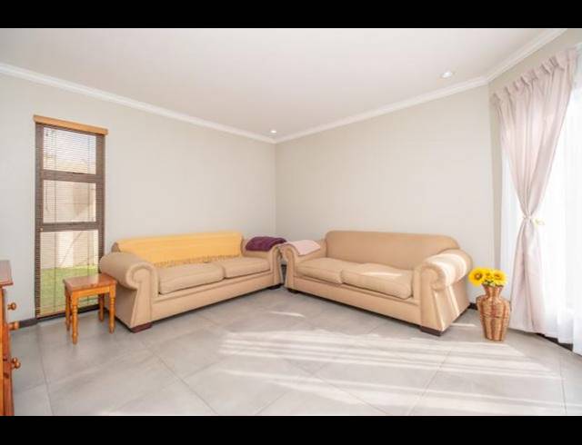 3 BEDROOM PROPERTY TO RENT IN SUNNINGHILL